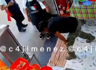 En segundos, taquero le salva la vida a cliente (video)