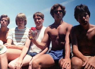 Amigos cumplen 40 años de tomarse la misma foto