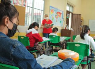 Entregarán becas a alumnos de particulares con buen promedio