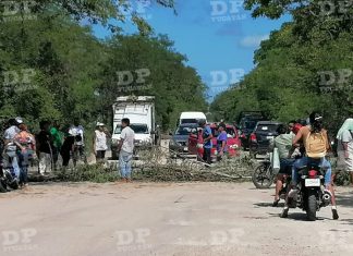 Bloquean tramo carretero entre Maxcanú y Opichén; exigen reparaciones