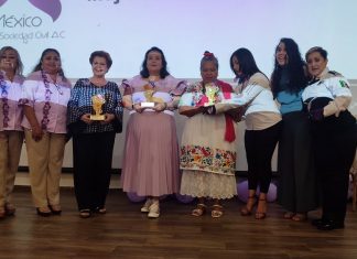 Galardonan a mujeres que han dejado huella en Yucatán