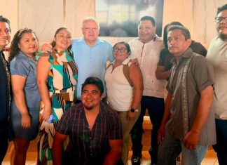 Rafa Marín se reúne con representantes de distintos sectores en Playa del Carmen