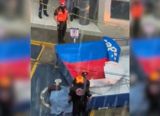 Fallece aplastada por un espectacular durante intensas lluvias en Nuevo Léon (VIDEOS)