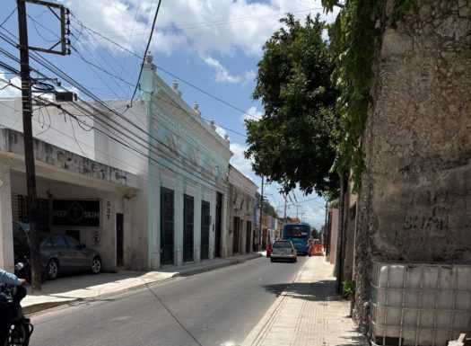 Dejarán limpias las banquetas del Centro de Mérida; quitarán objetos que no sirvan