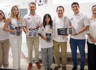 Entregan herramientas a estudiantes de energías renovables en Progreso