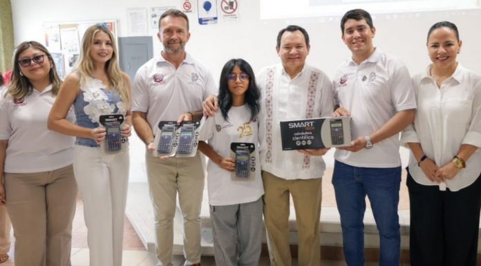 Entregan herramientas a estudiantes de energías renovables en Progreso