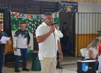 ACUSAN A EDMUNDO NÚÑEZ DE APROVECHARSE DEL CARGO
