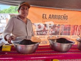 Apareció la mafia: Piden cuentas por espacios en los tianguis
