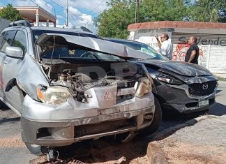 Peatón se salva de morir prensado en choque en la Castilla Cámara