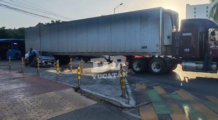 Tremenda colisión en plena glorieta del Siglo XXI